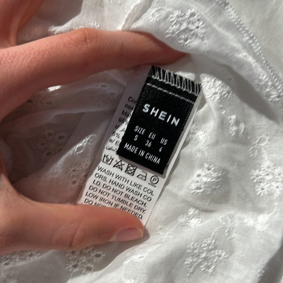 White lace flower halter top - Picture 5 of 5